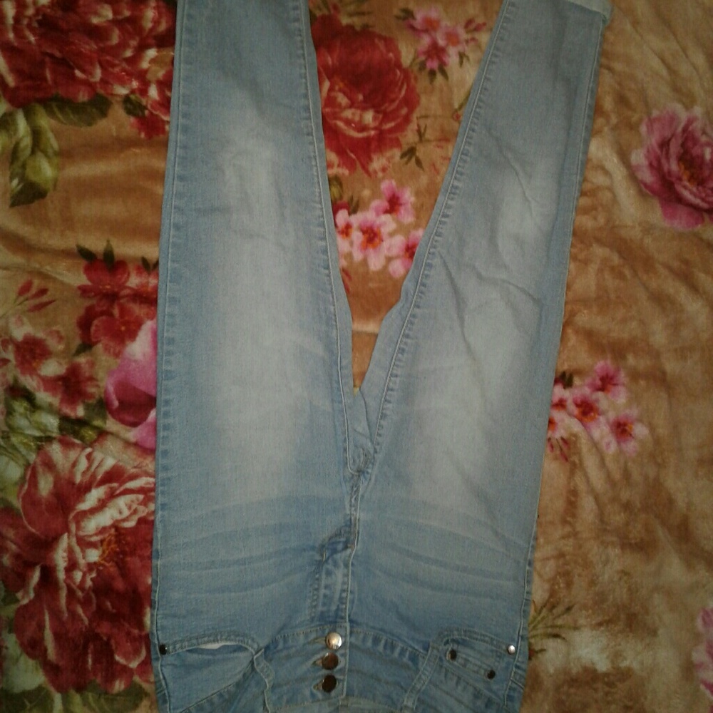 UWJ Jeans